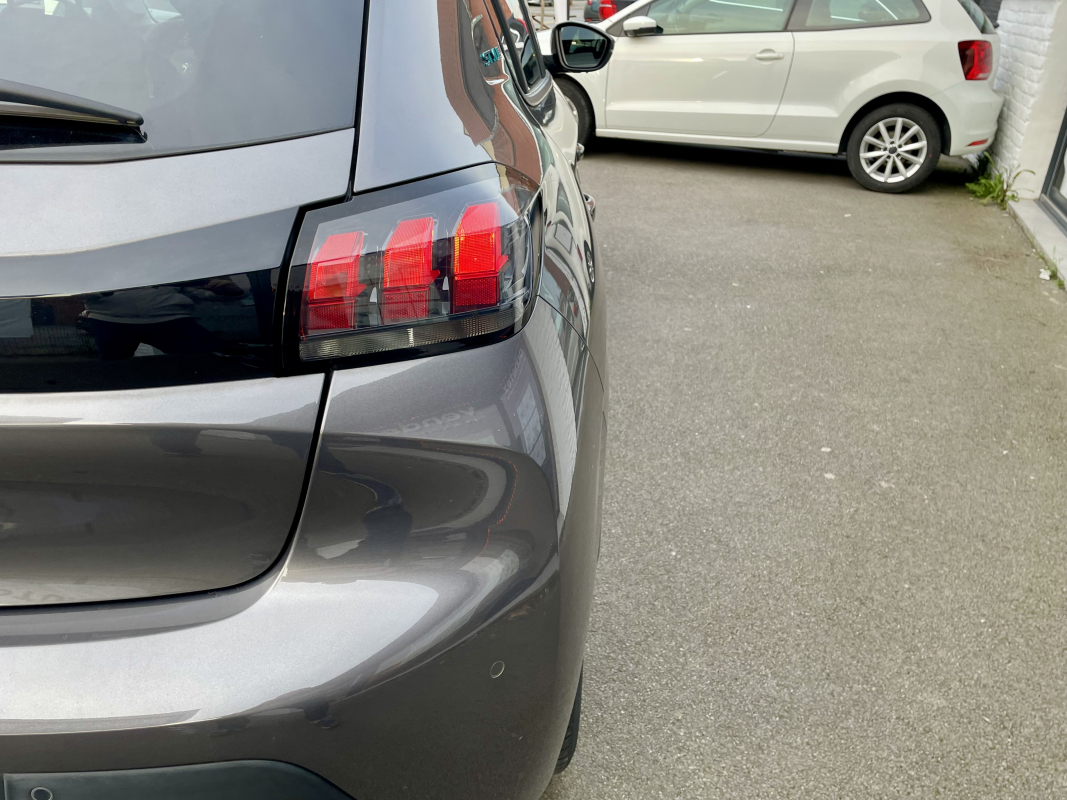 Peugeot 208 — 15