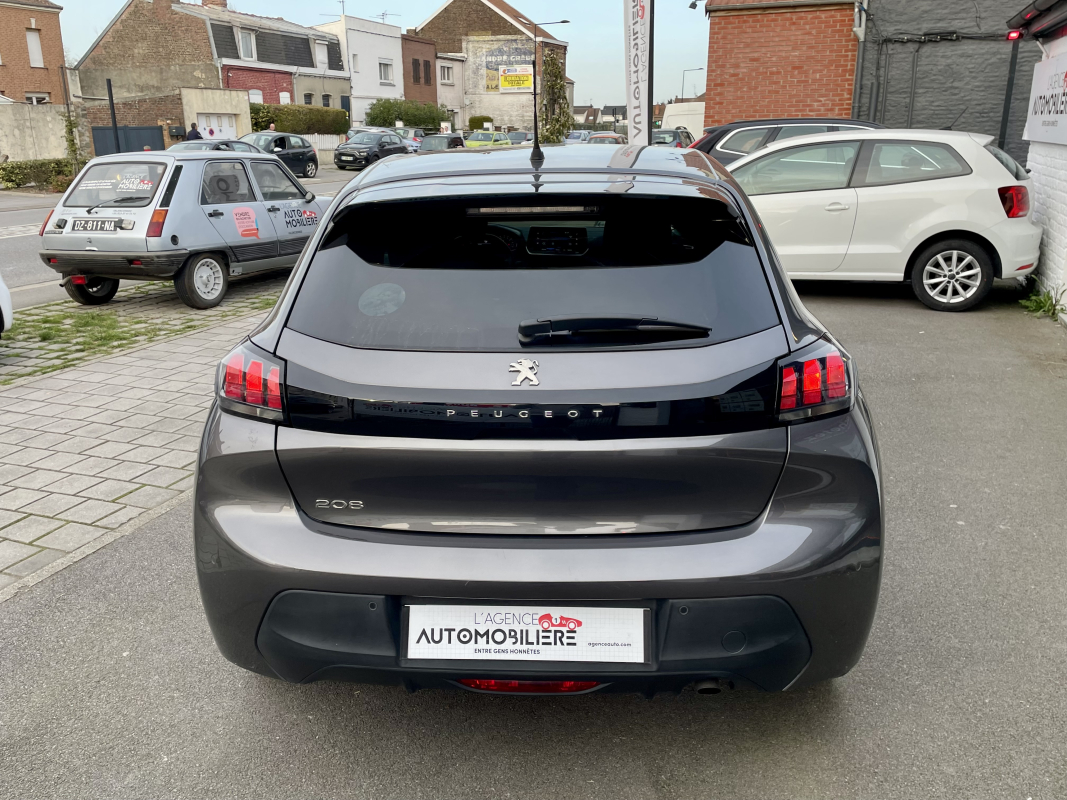 Peugeot 208 — 6