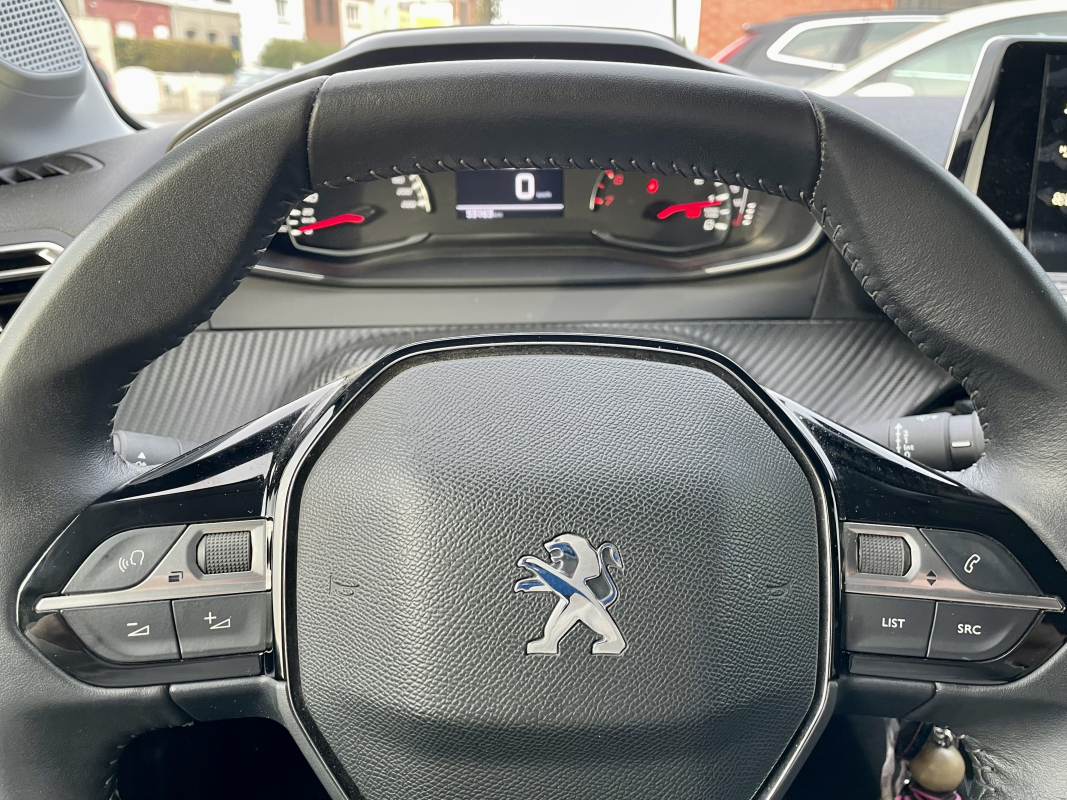 Peugeot 208 — 24