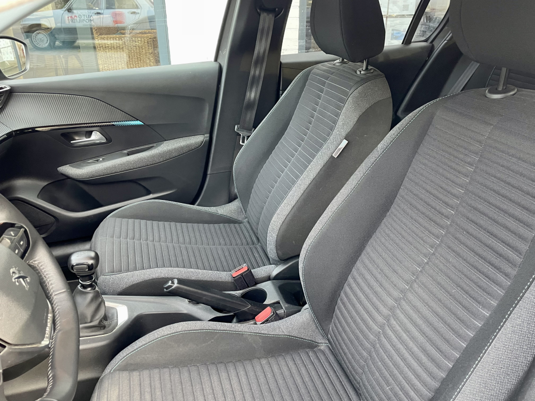 Peugeot 208 — 27
