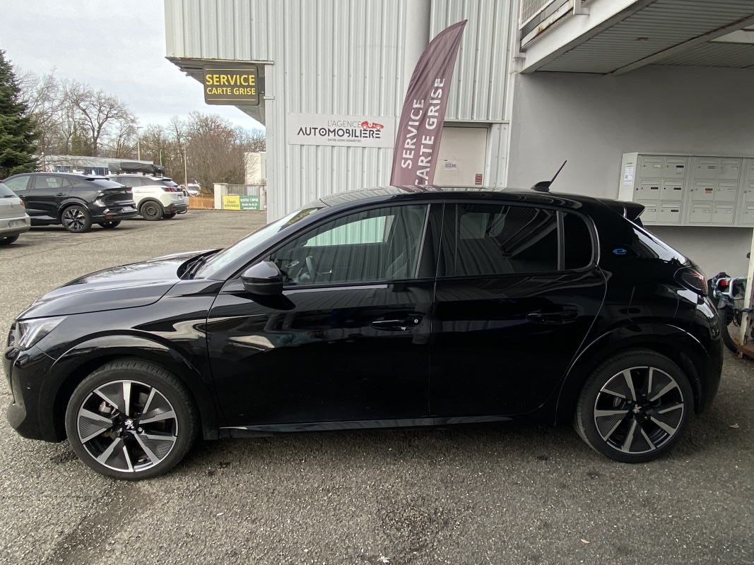 Peugeot e-208 — 8