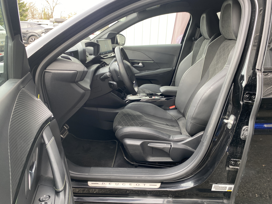 Peugeot e-208 — 14
