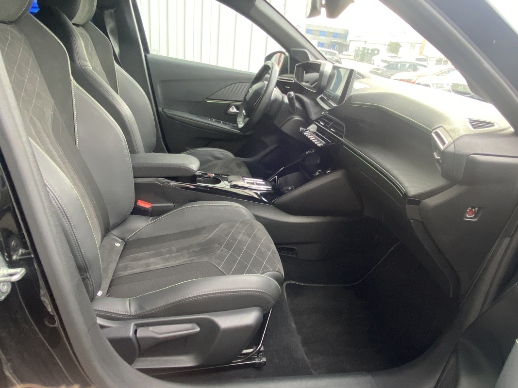 Peugeot e-208 — 18