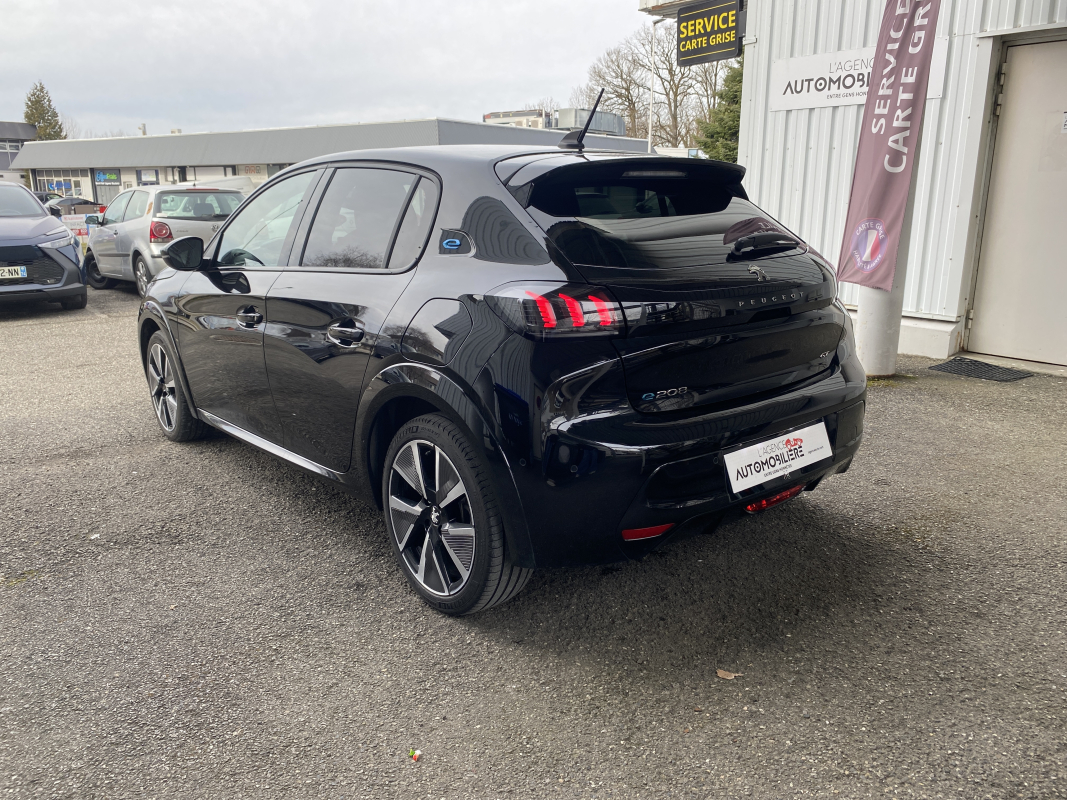 Peugeot e-208 — 7