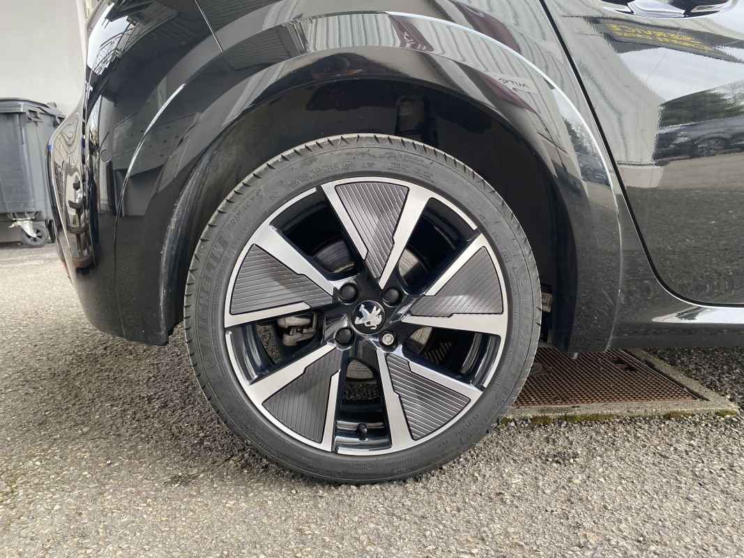 Peugeot e-208 — 27