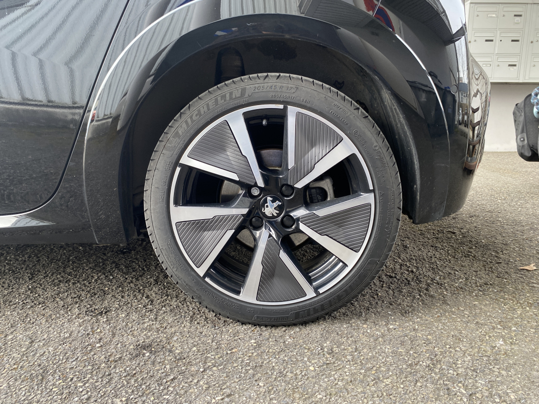 Peugeot e-208 — 28