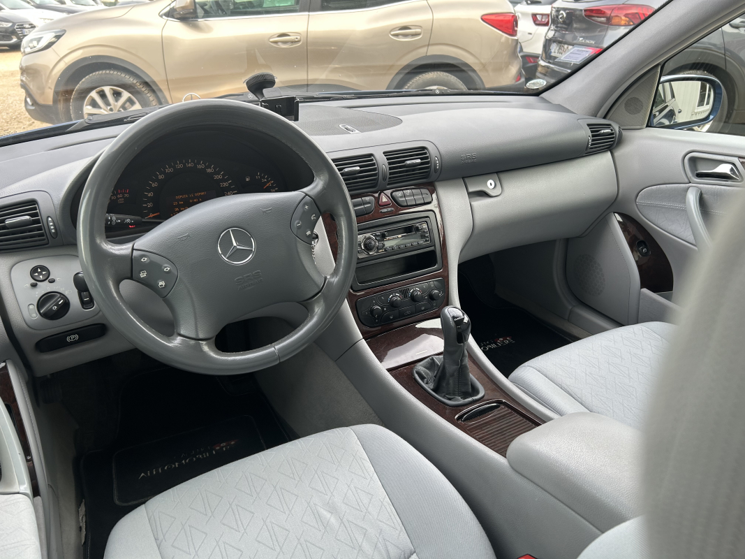 Mercedes Classe C — 14