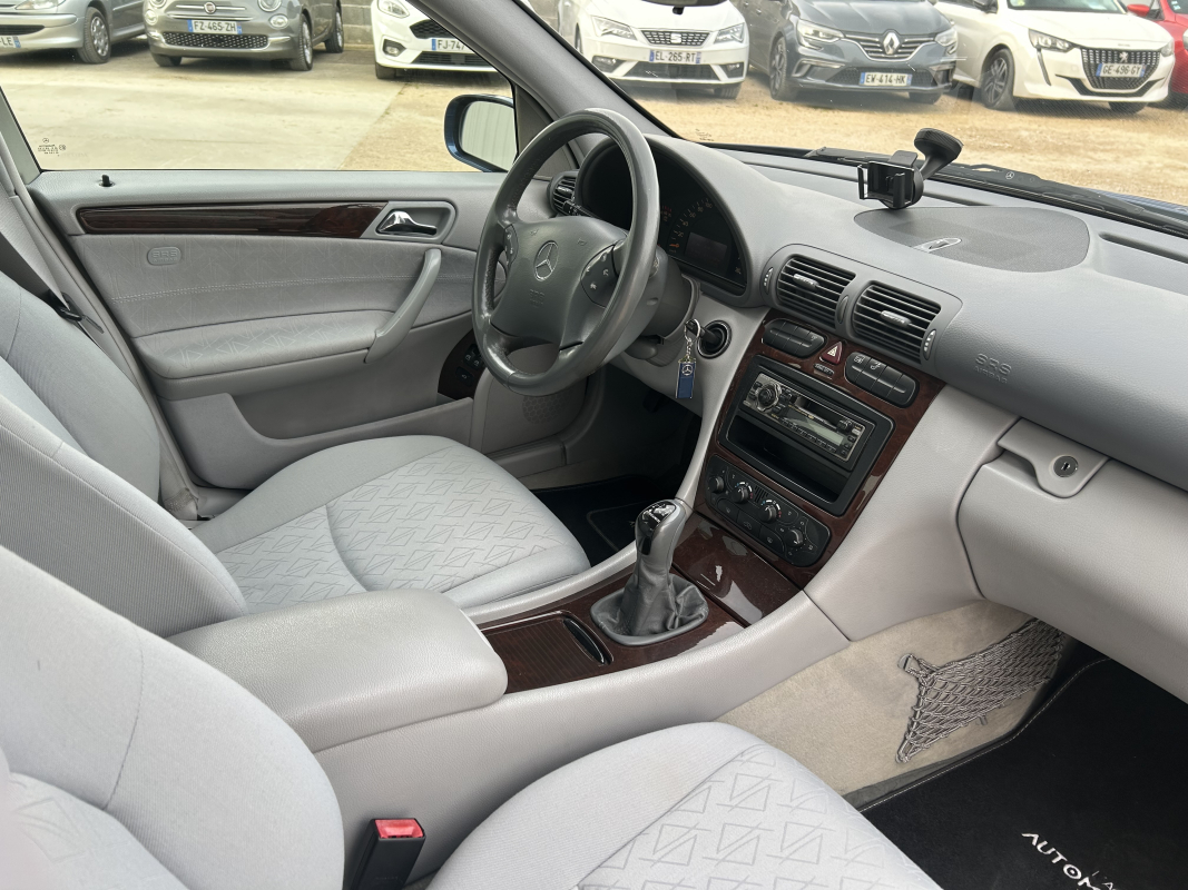 Mercedes Classe C — 11