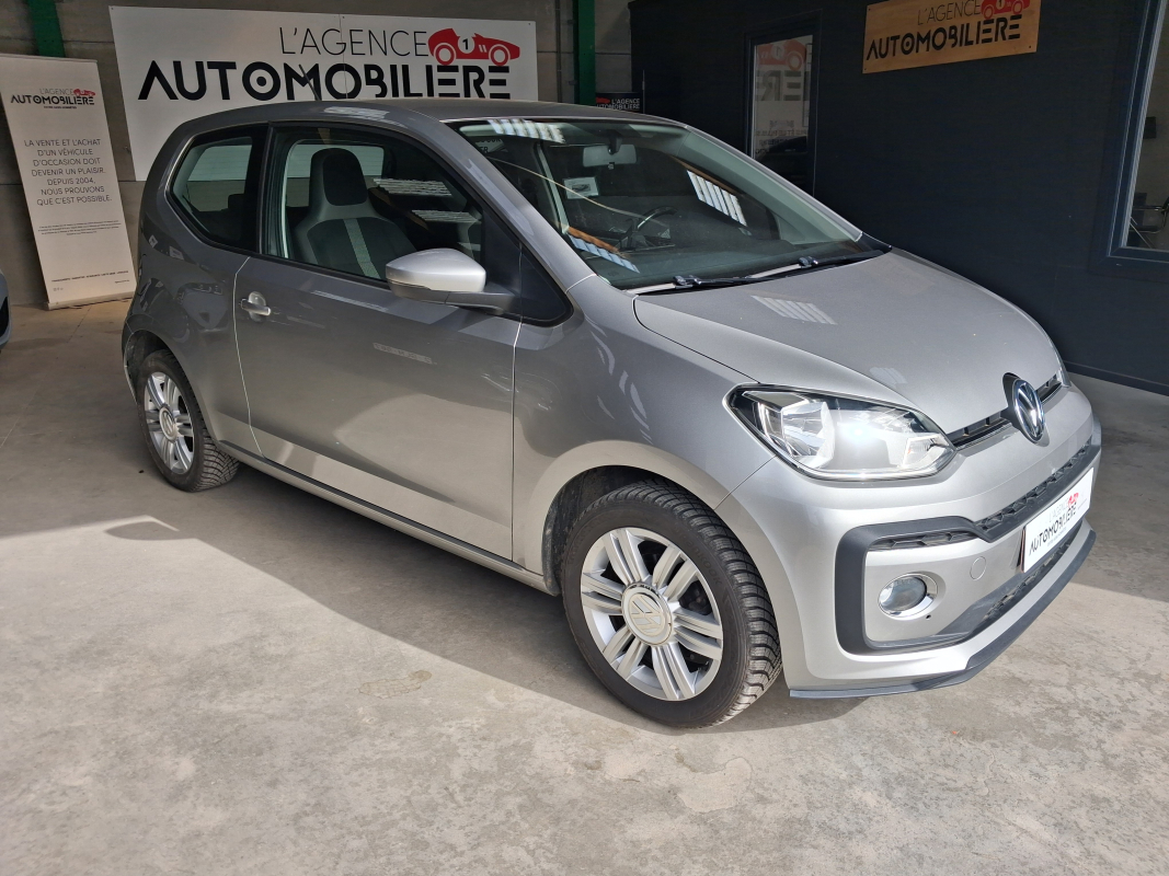Volkswagen UP — 3