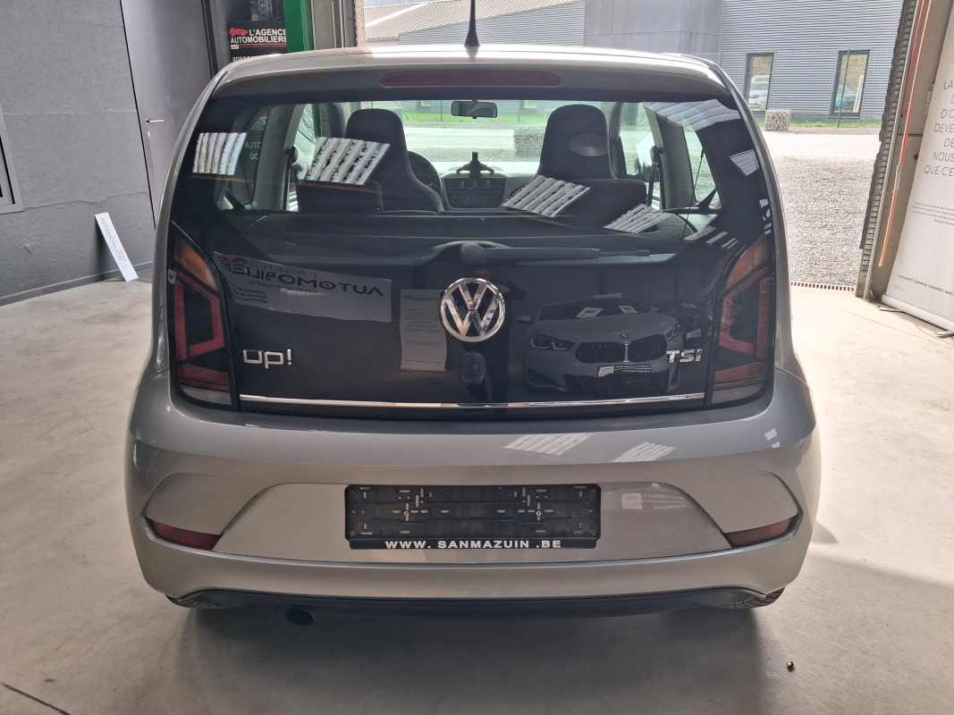 Volkswagen UP — 6