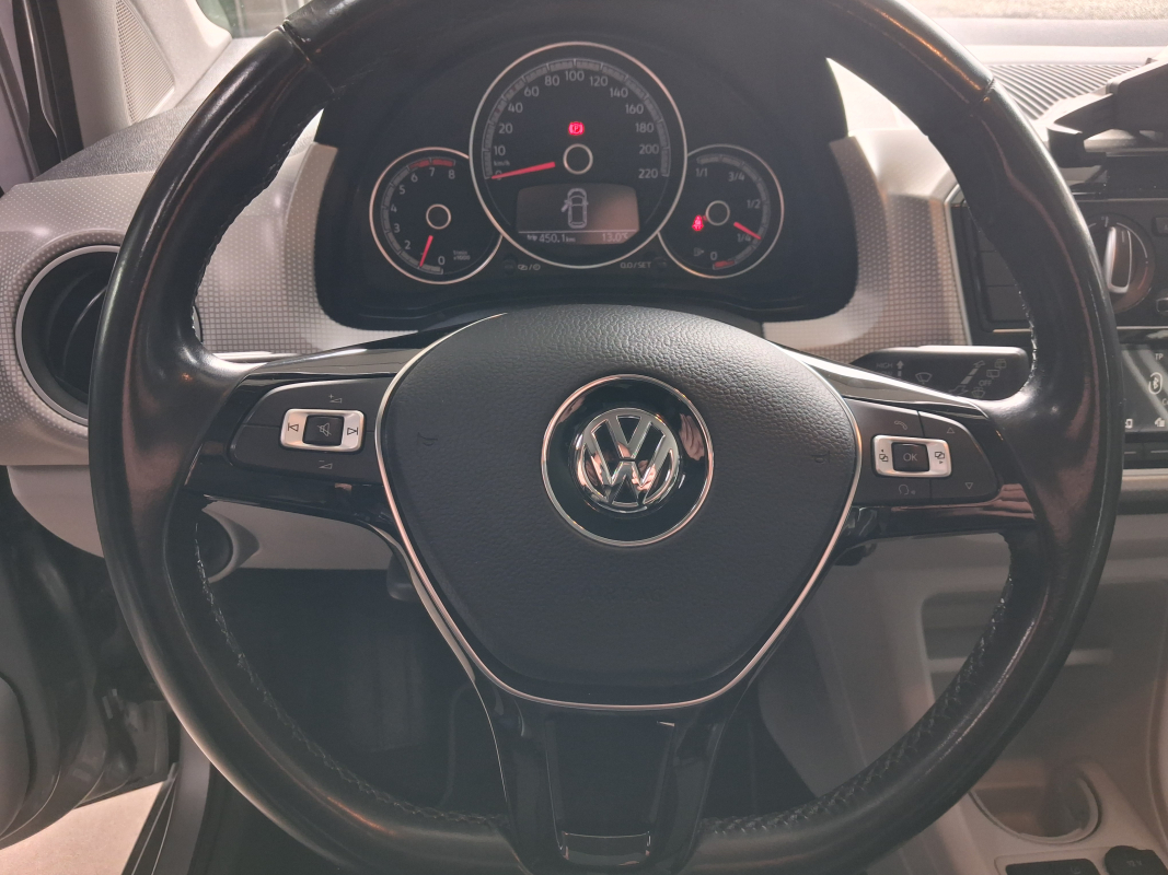 Volkswagen UP — 7