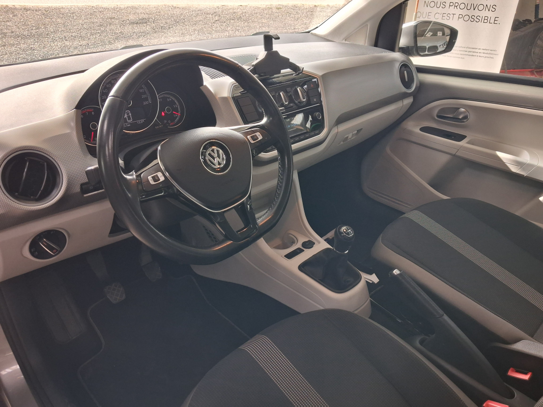 Volkswagen UP — 8