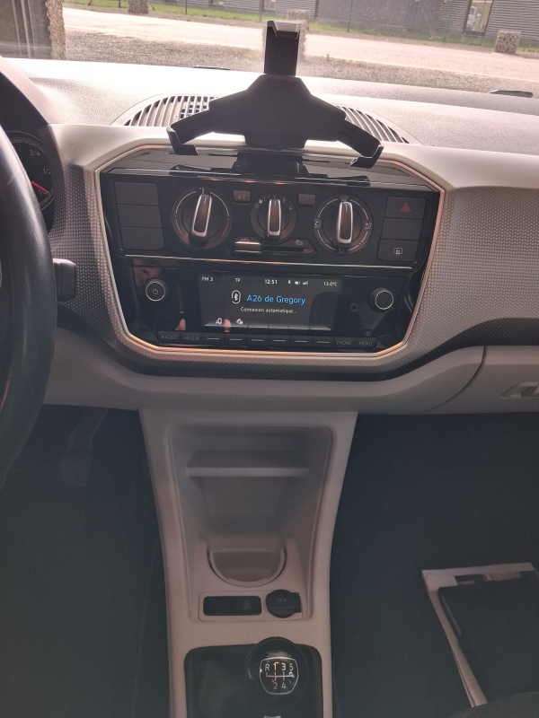 Volkswagen UP — 9