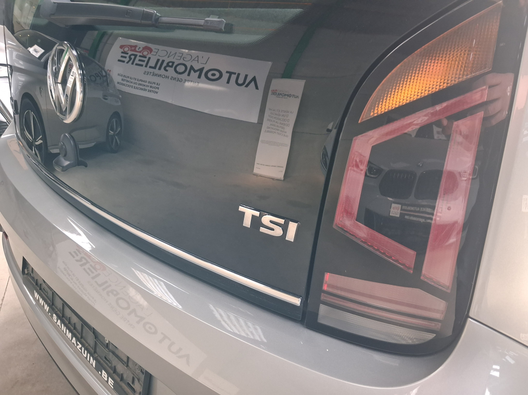 Volkswagen UP — 16