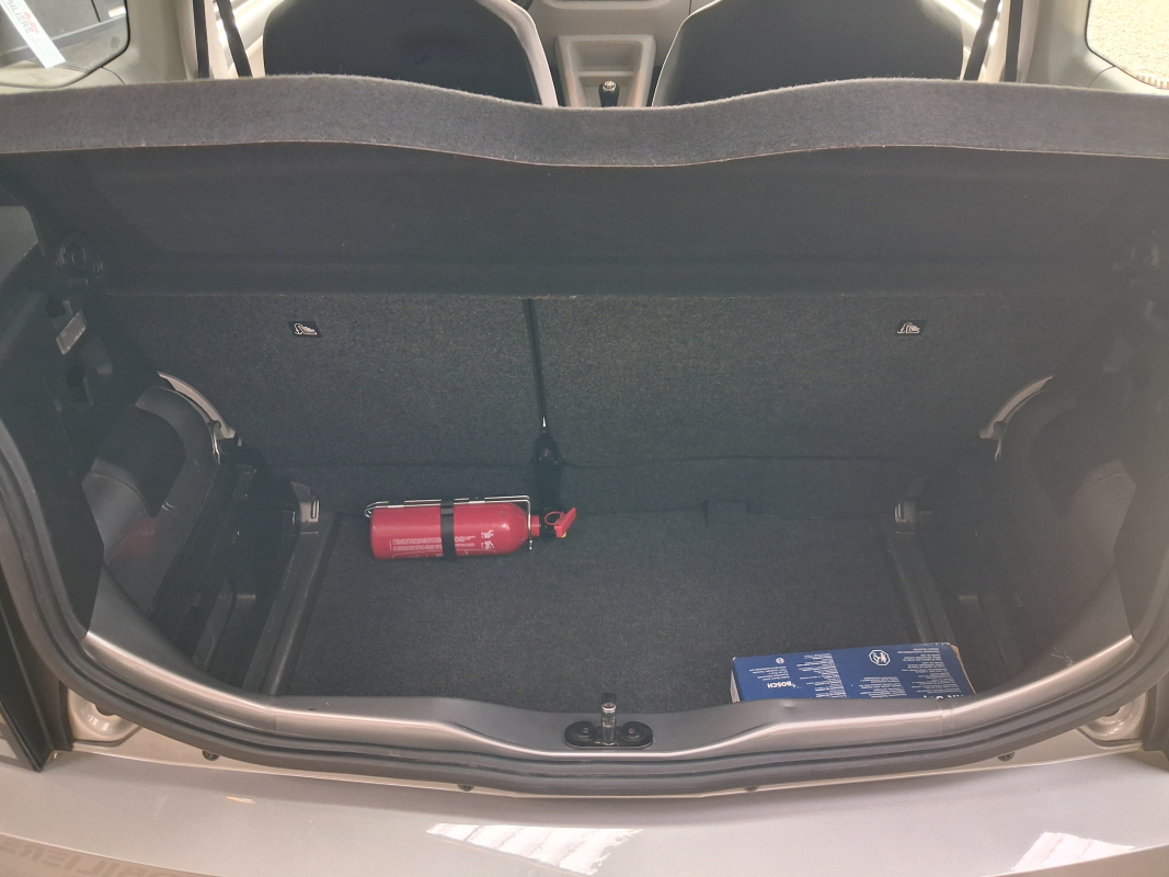 Volkswagen UP — 18