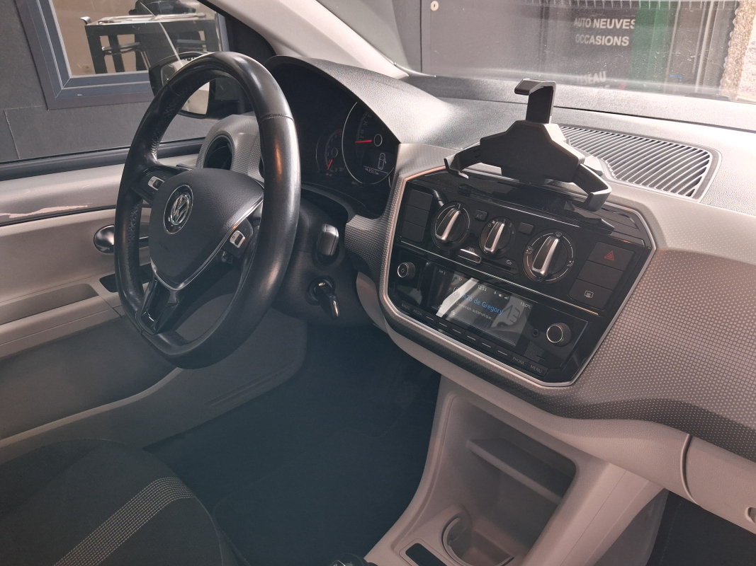 Volkswagen UP — 20