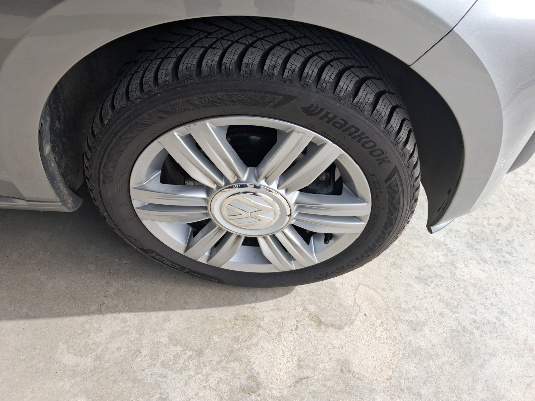 Volkswagen UP — 23