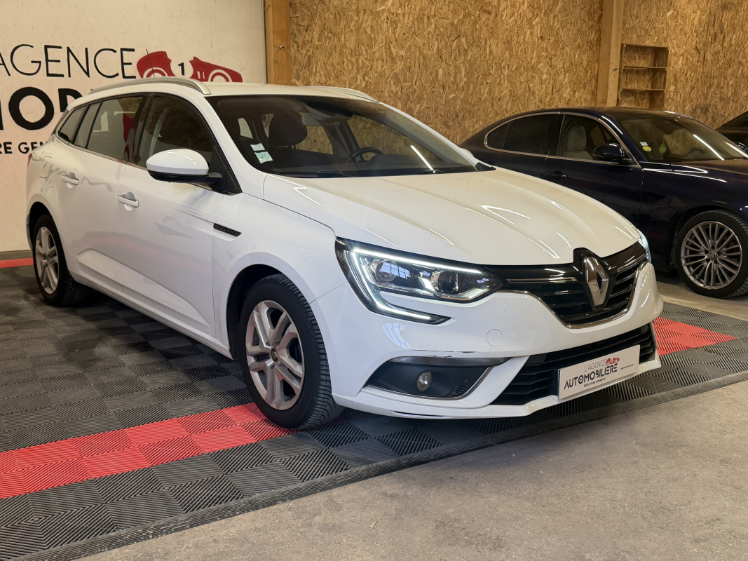 Renault Megane — 6