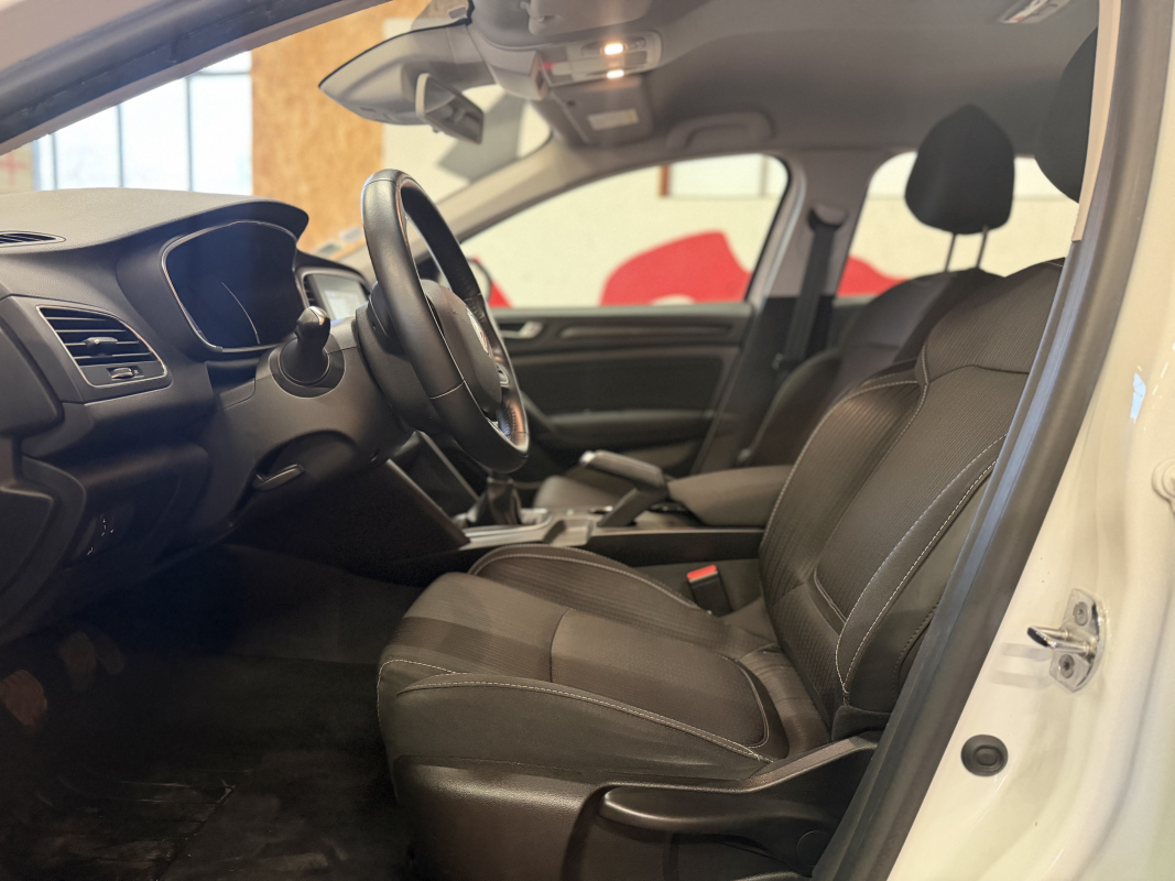 Renault Megane — 7