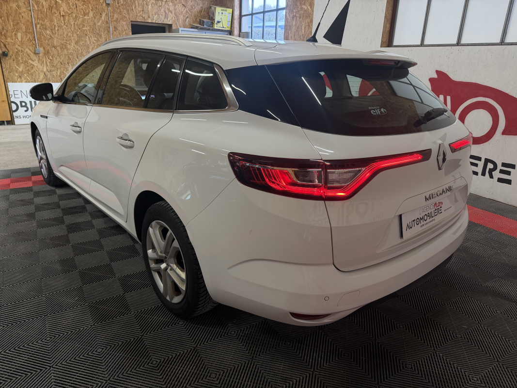 Renault Megane — 3