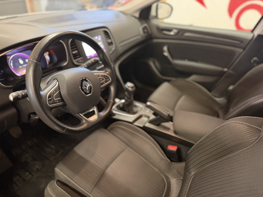 Renault Megane — 8