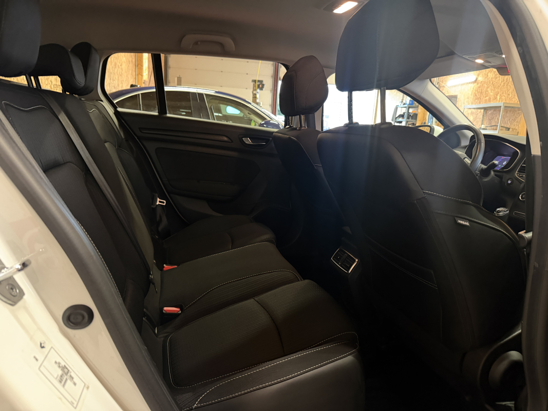 Renault Megane — 16