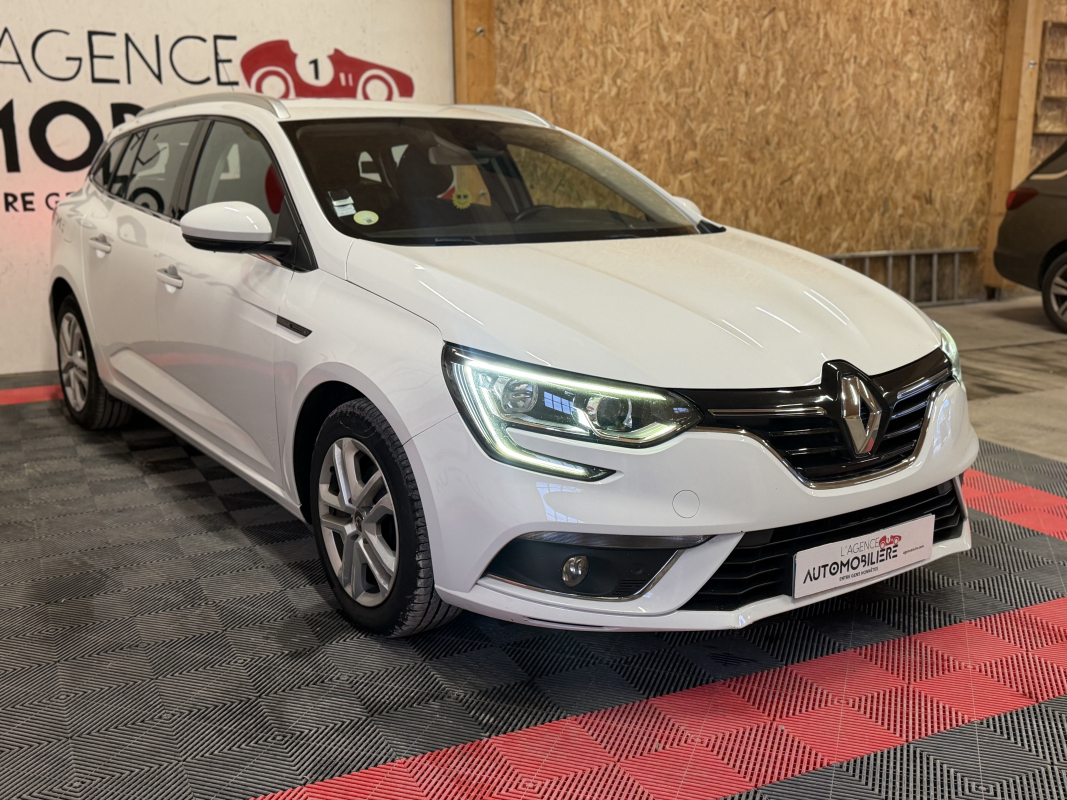 Renault Megane — 5