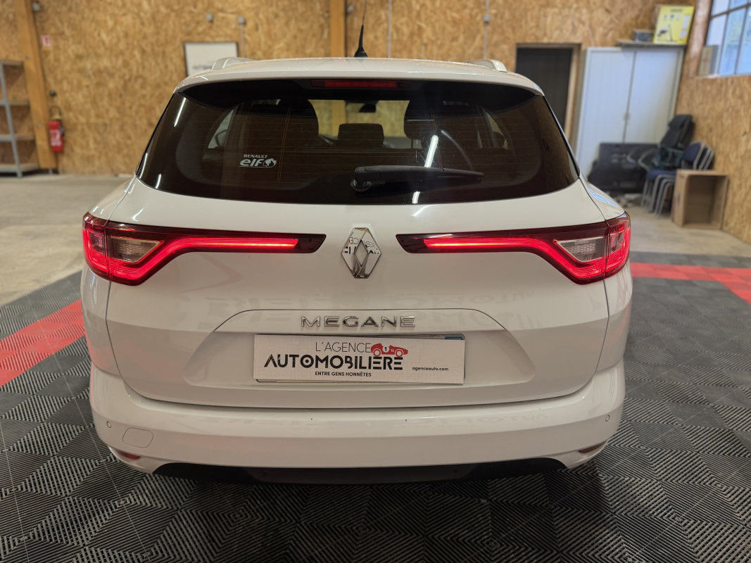 Renault Megane — 3