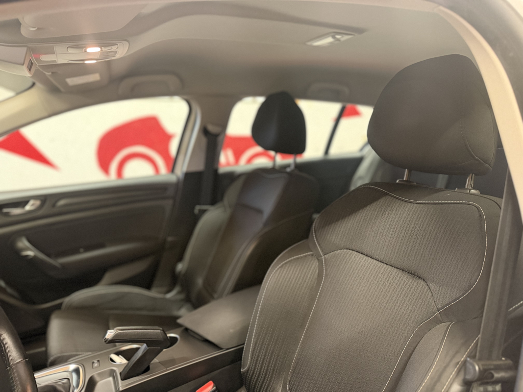 Renault Megane — 9