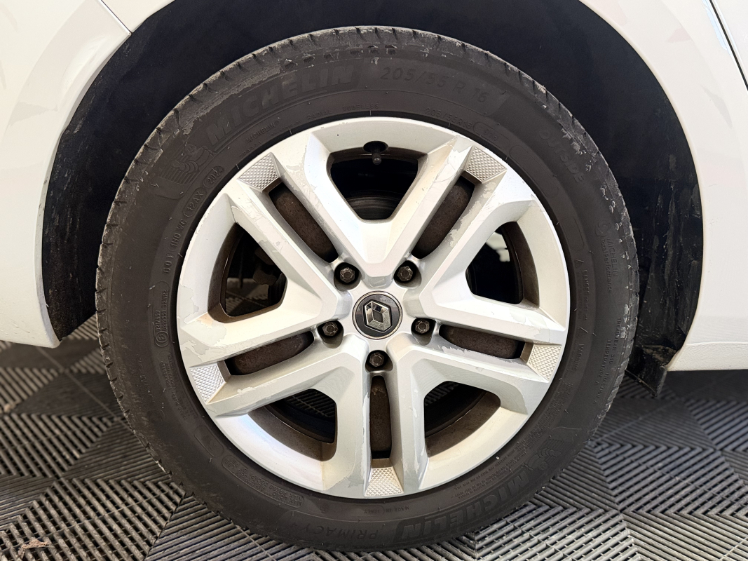 Renault Megane — 19