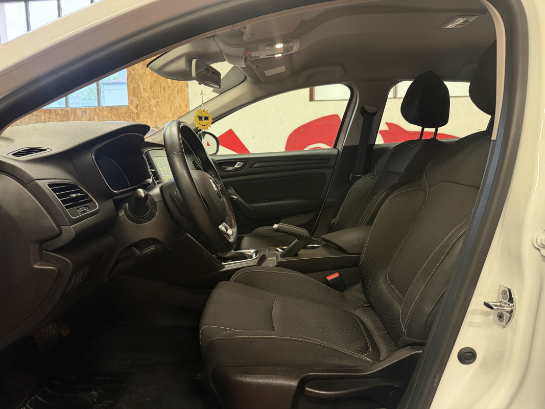 Renault Megane — 7