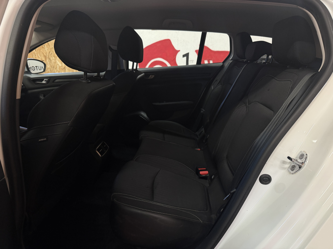 Renault Megane — 13