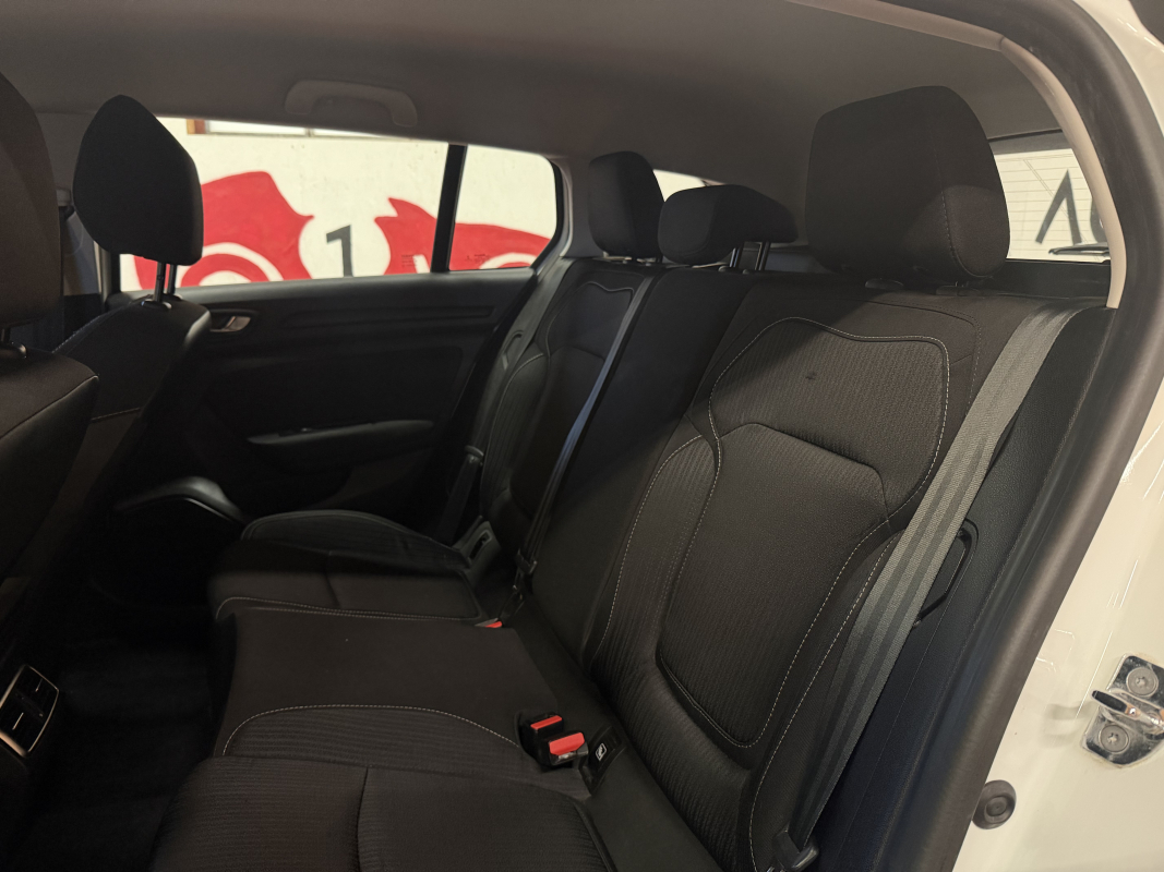 Renault Megane — 14