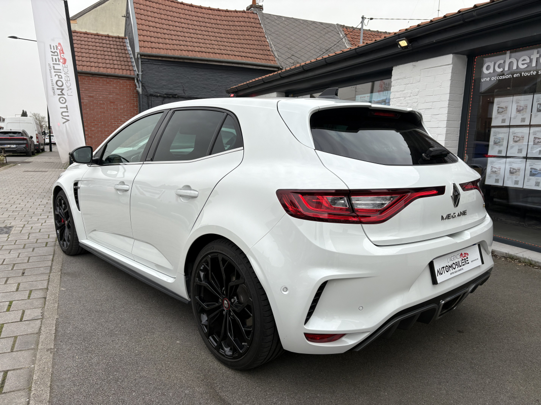 Renault Megane — 3