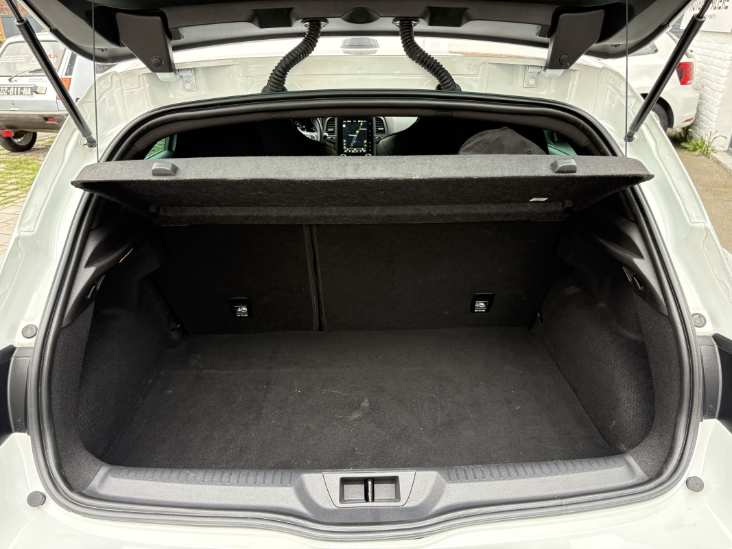 Renault Megane — 16