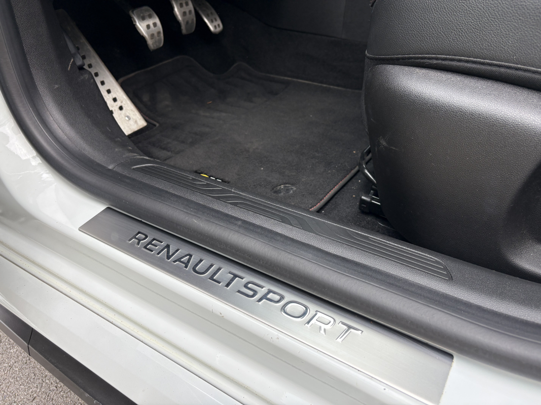 Renault Megane — 35