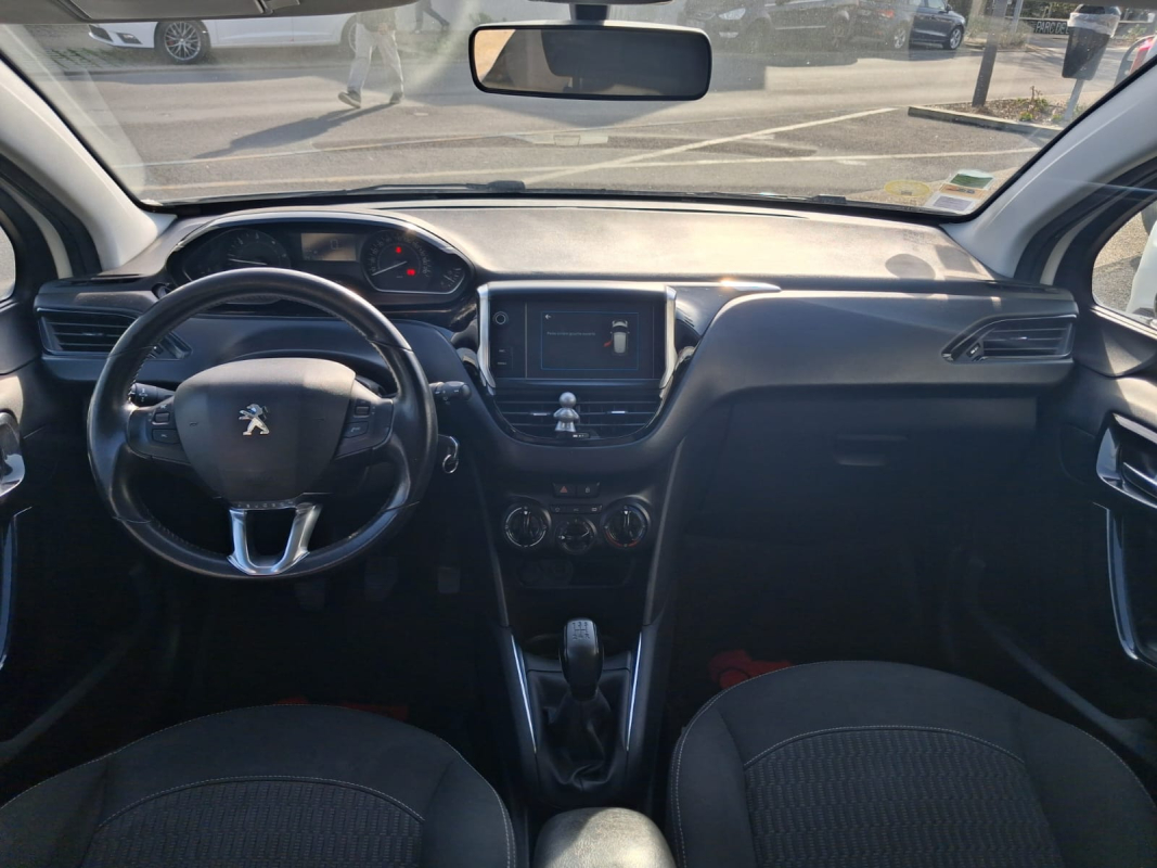 Peugeot 208 — 9