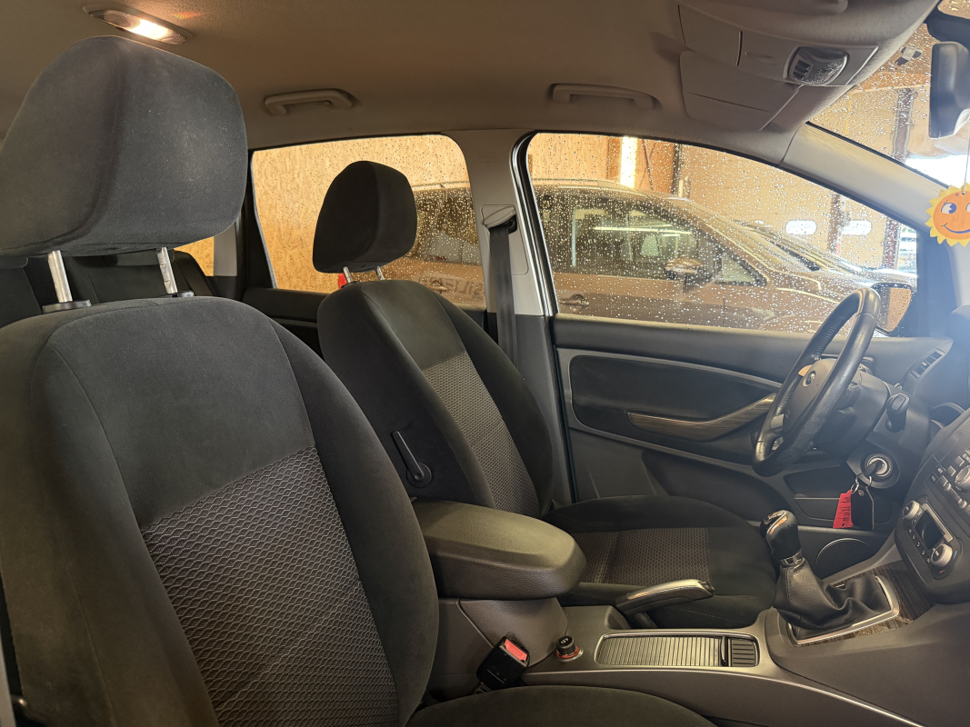 Ford Focus — 12
