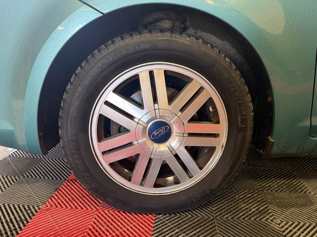 Ford Focus — 24