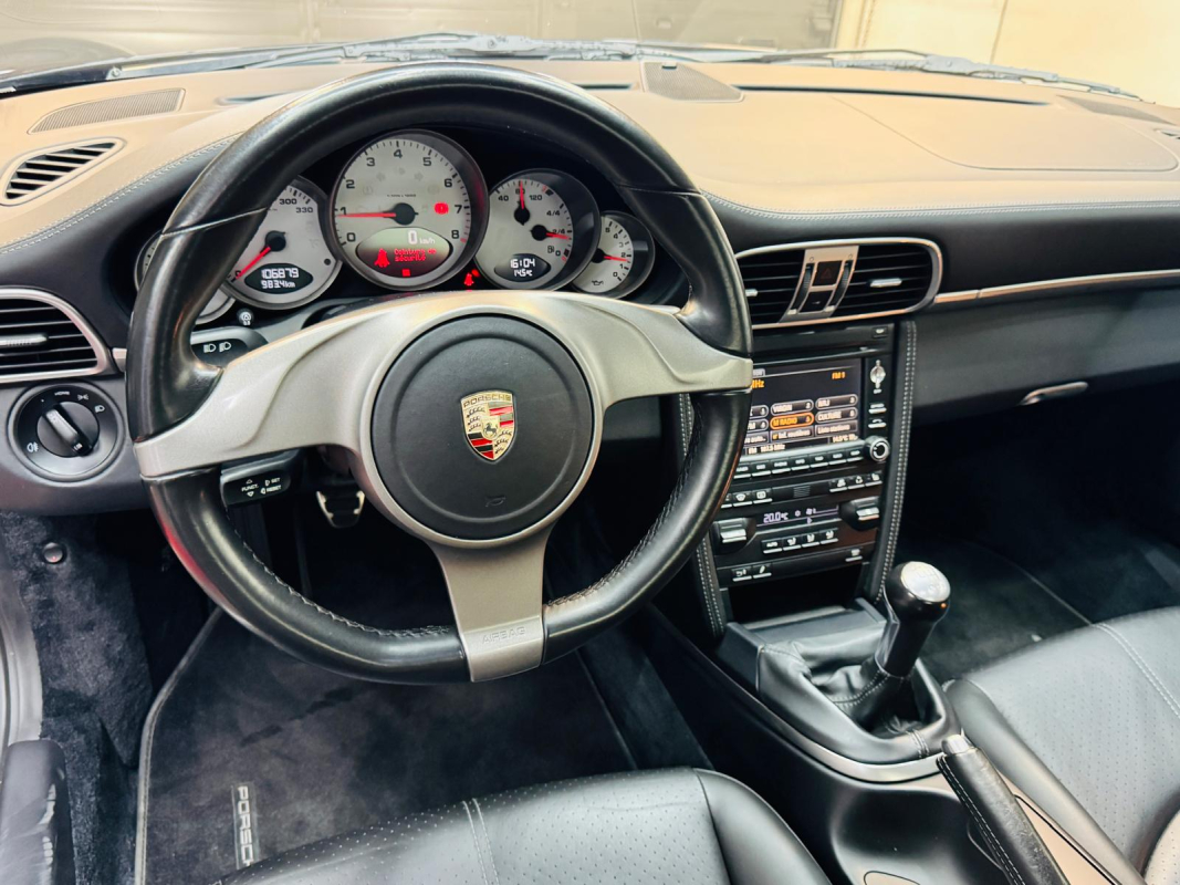Porsche 911 — 17