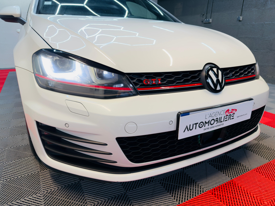 Volkswagen Golf — 8