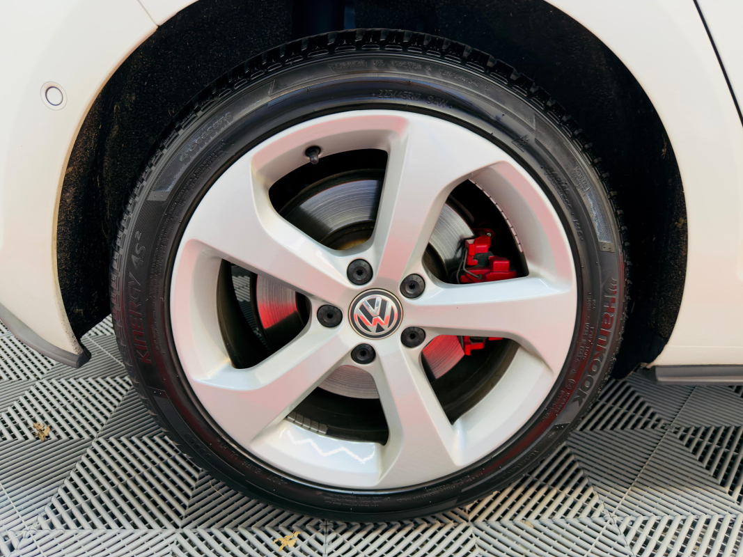Volkswagen Golf — 27