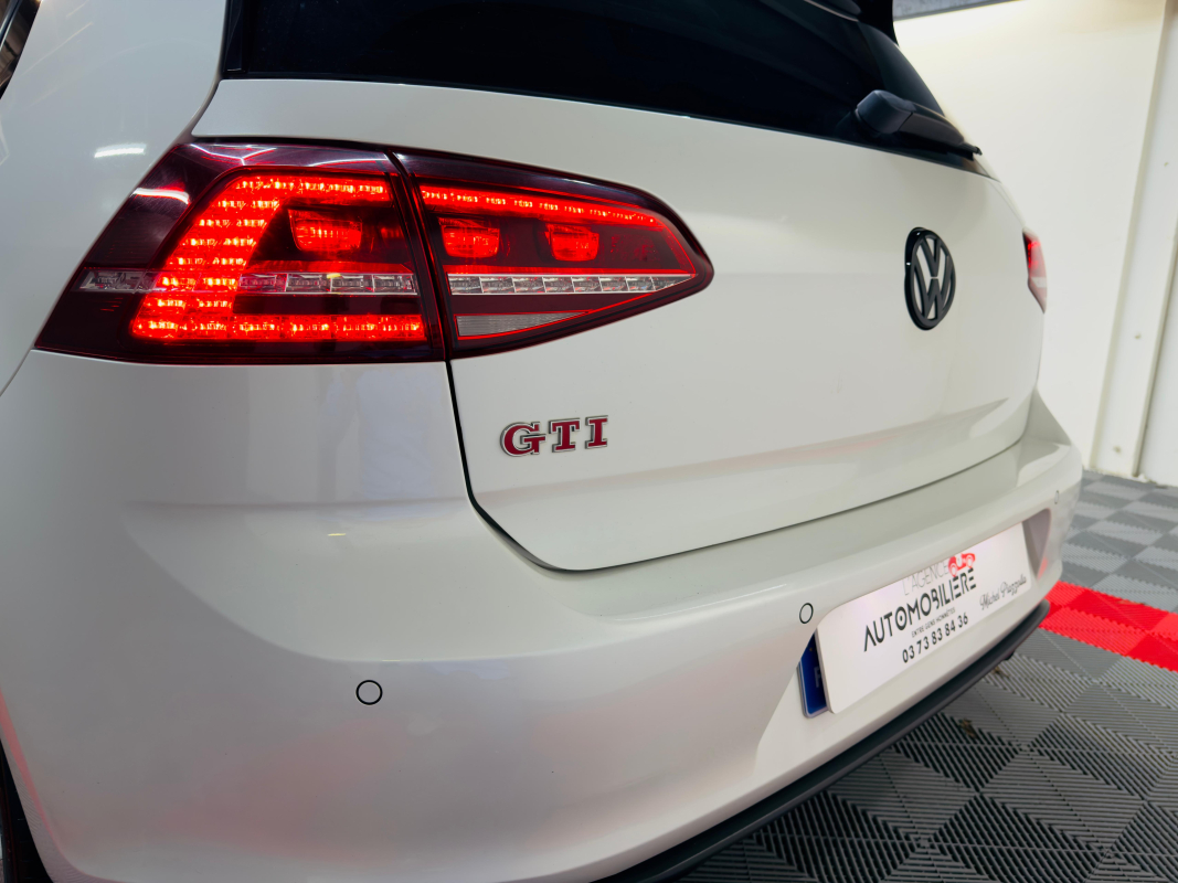 Volkswagen Golf — 9