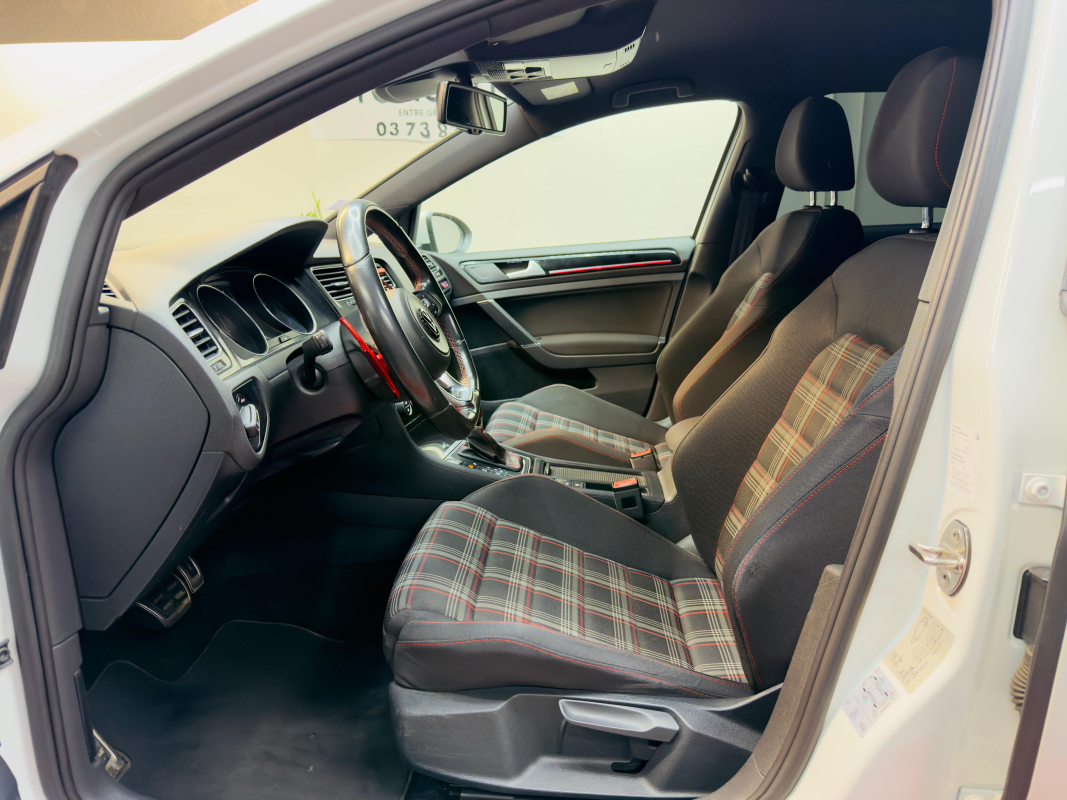 Volkswagen Golf — 11