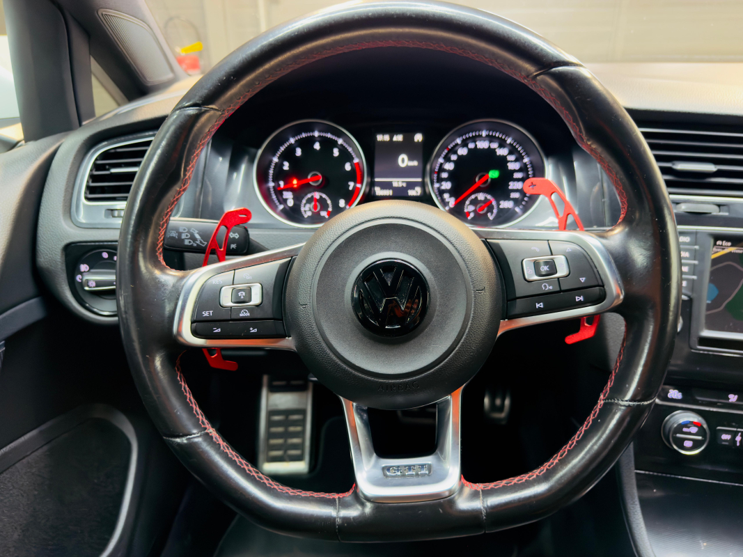 Volkswagen Golf — 17