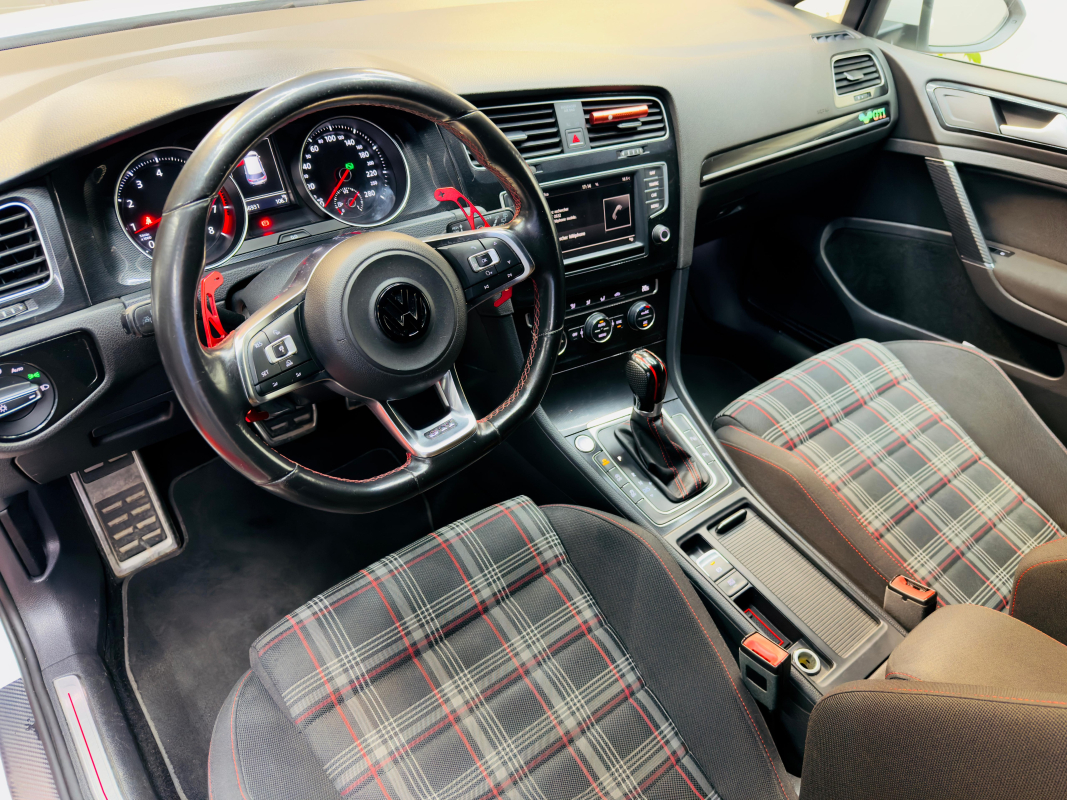 Volkswagen Golf — 13