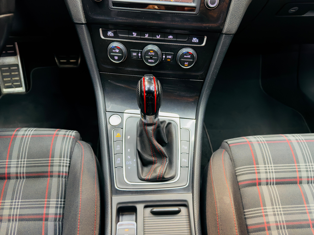Volkswagen Golf — 20
