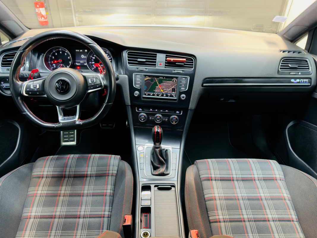 Volkswagen Golf — 14