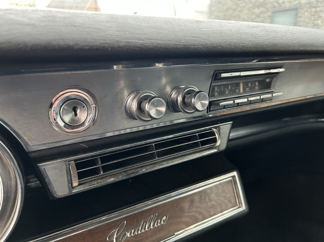 Cadillac Fleetwood — 20
