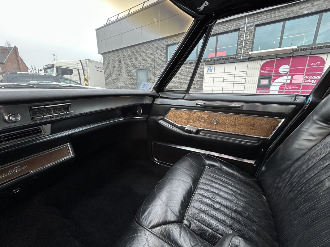 Cadillac Fleetwood — 22